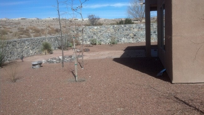 Building Photo - 2899 Longbow Dr