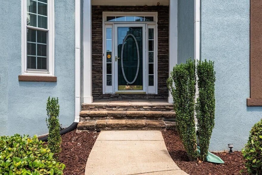 Building Photo - 225 Heritage Lake Dr