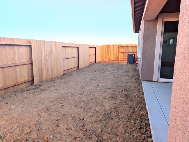 Building Photo - 5069 Brooks Cir