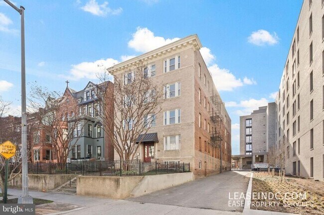 Primary Photo - 1340 Fairmont St NW