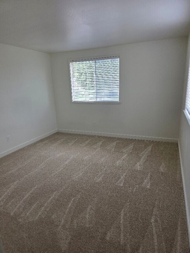 Building Photo - Newly Renovated Temecula 3 Bedroom Home!