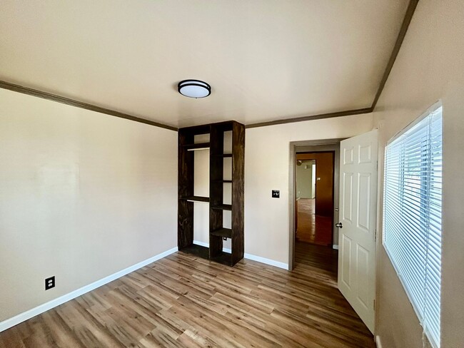 Building Photo - Beautiful 3 Bed Home For Rent!