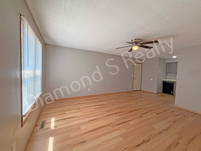 Building Photo - 1505 W Rainey St