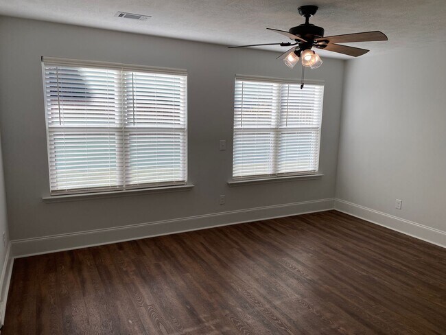 Building Photo - 3632 Kearsley St