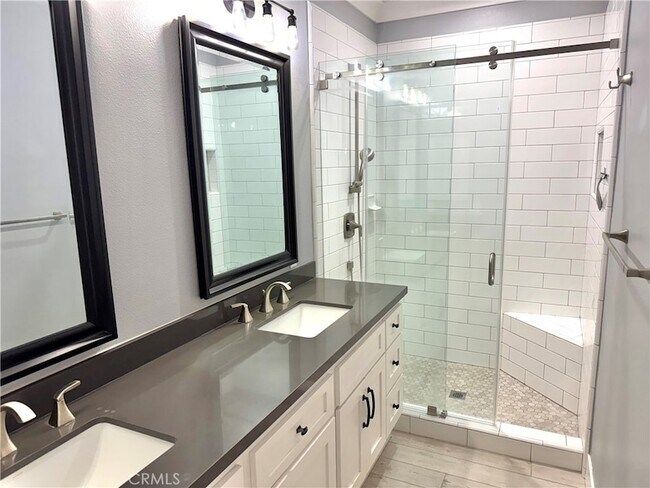 Building Photo - 4762 Tiara Dr