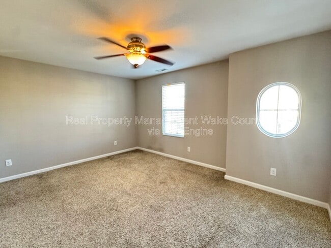 Building Photo - 826 Cupola Dr