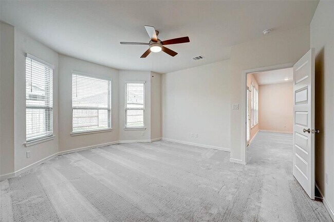 Building Photo - 18822 Fulvetta Haven Way