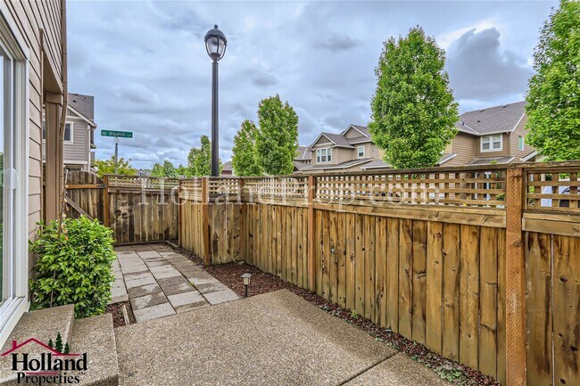 Building Photo - Beautiful 3-Bedroom Hillsboro Home in Desi...