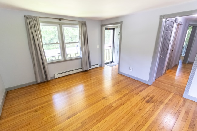 Building Photo - 2 Bedroom Ranch with Solar Panels, great e...