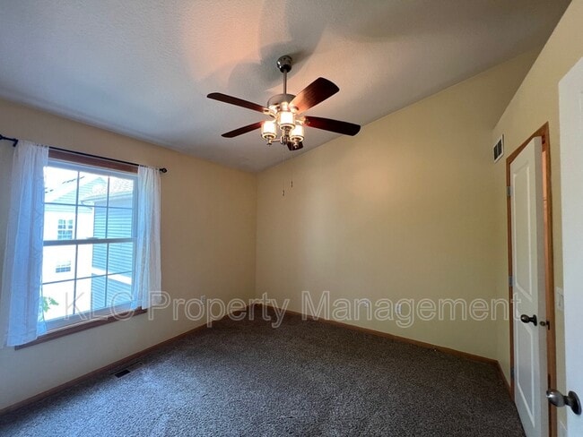 Building Photo - 3117 SW Sharmin Ln