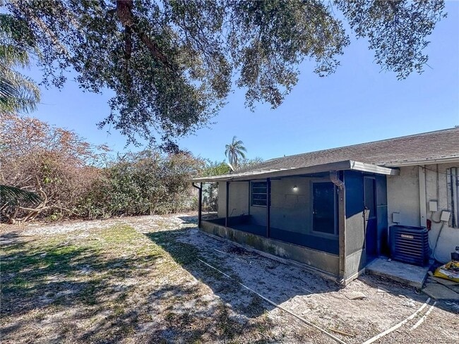 Building Photo - 315 SE Norfolk Blvd