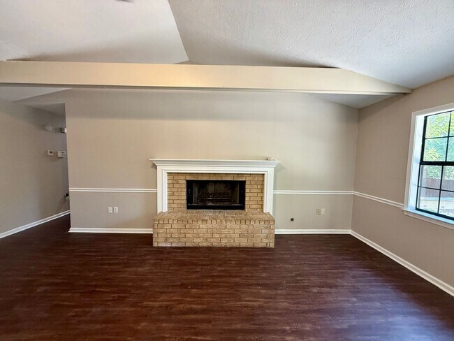 Building Photo - 149 Rolling Oaks Dr