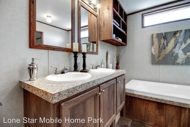 Building Photo - 4701 E Rice St