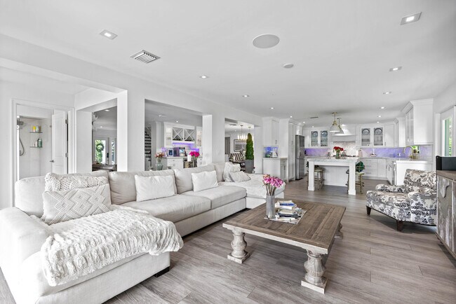 Building Photo - 6204 Celadon Cir