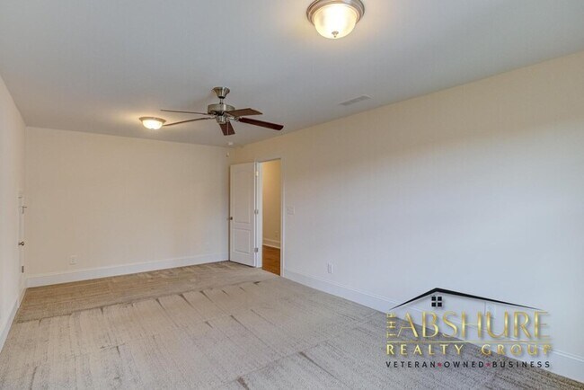 Building Photo - 112 Cahors Trail