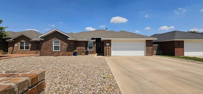 Building Photo - Beautiful 4 bedroom, 2 bath home for rent