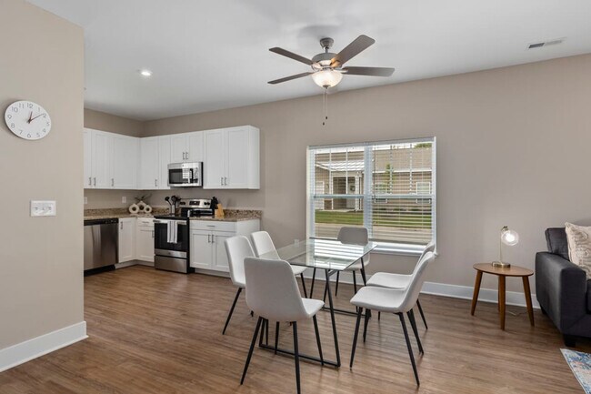 Building Photo - 5859 Zinfandel Ave