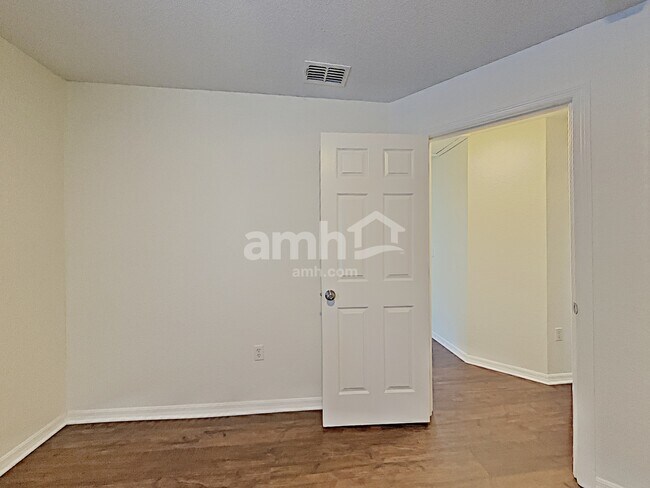 Building Photo - 3244 Sanoma Dr