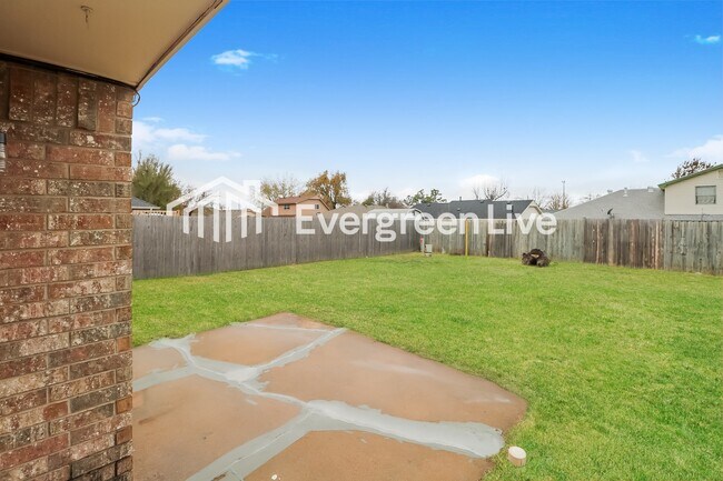 Building Photo - 1413 Sunrise Dr