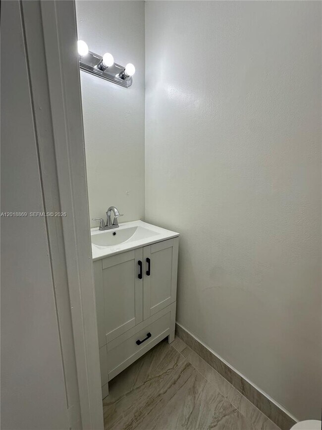 Building Photo - 2780 W 76th St