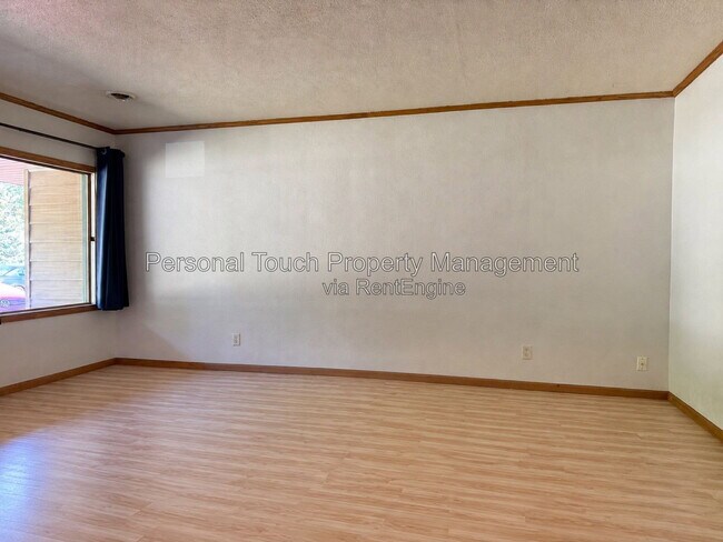 Building Photo - 718 18th St S