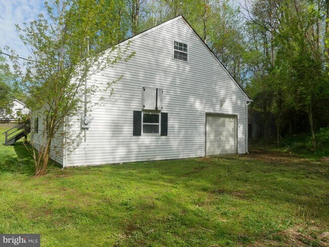 Building Photo - 35600 Sassafras Dr