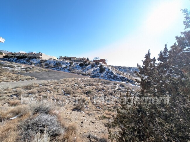 Building Photo - 363 Pinon Creek Rd SE