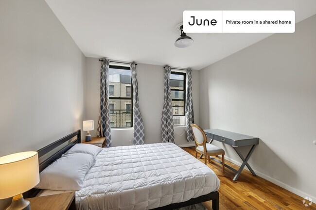 Building Photo - 205 W 109th St