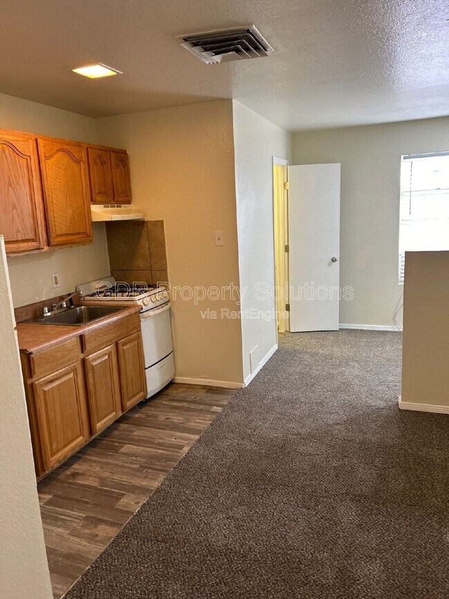 Building Photo - 401 14th St NW