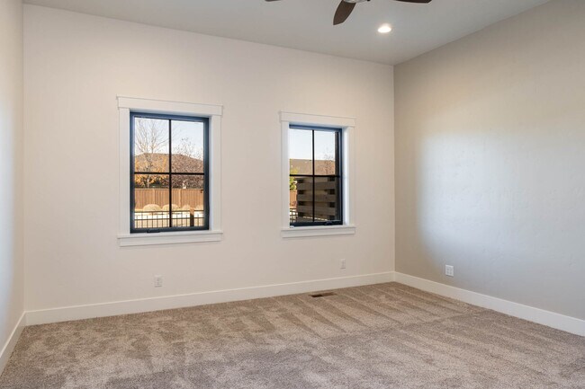 Building Photo - 4200 W Lovegood Ln