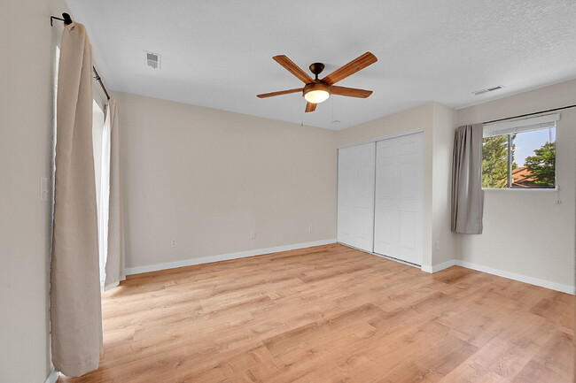 Building Photo - $2,295.00, 2 Bed 2 Bath Condo in Westminster!