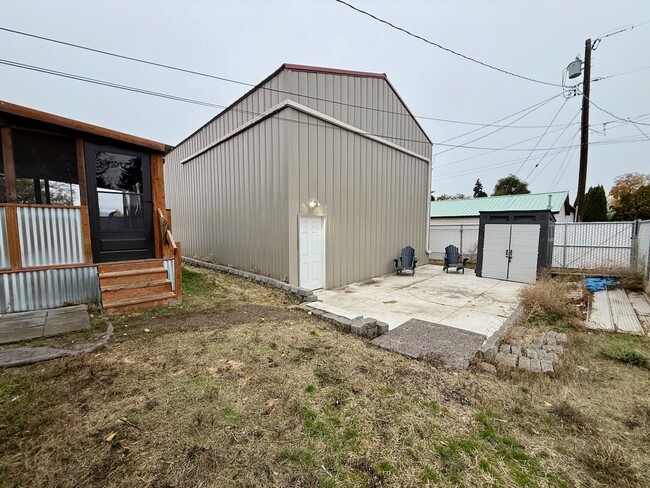Building Photo - Updated 3 Bed 2 Bath Spokane Valley Home +...