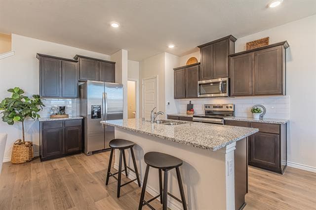 Building Photo - 736 Thorn Crk Dr