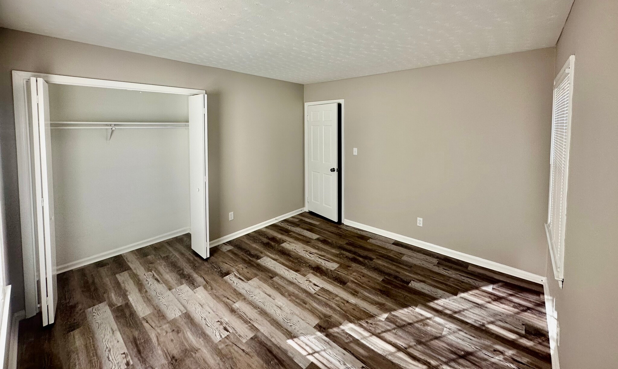 Building Photo - 12004 Branchwater St