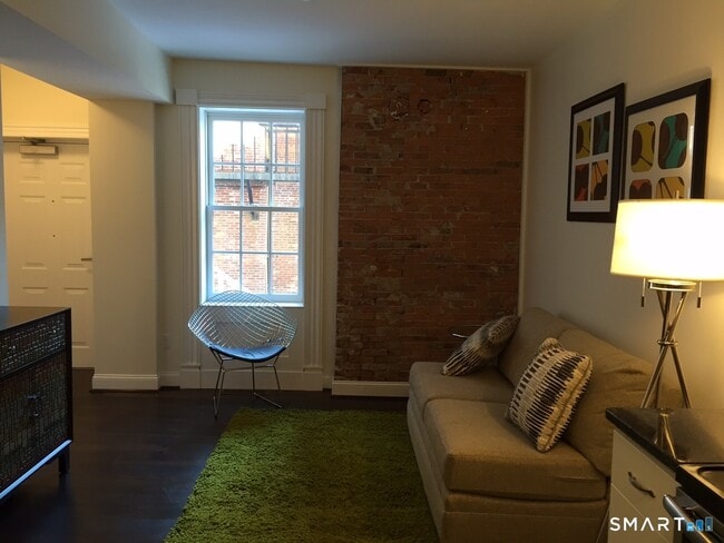 Building Photo - 36 Lewis St