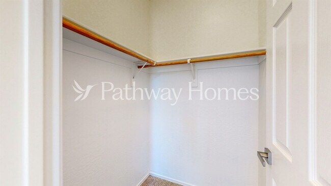 Building Photo - 43448 Askew Dr