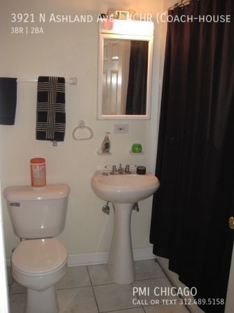 Building Photo - 3921 N Ashland Ave