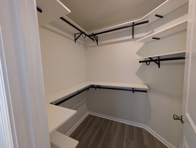 Building Photo - Modern Corner Lot Townhome located in the Ivy Ridge Community in South Carolina !