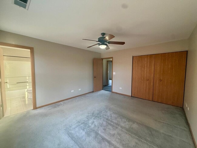 Building Photo - 2477 Smithfield Ct