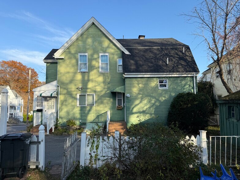 Primary Photo - 1 Nelson St