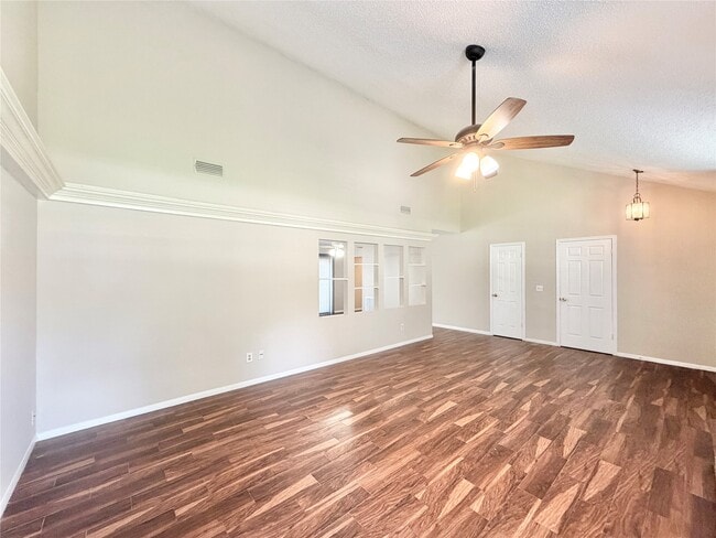 Building Photo - 11223 Willow Field Dr