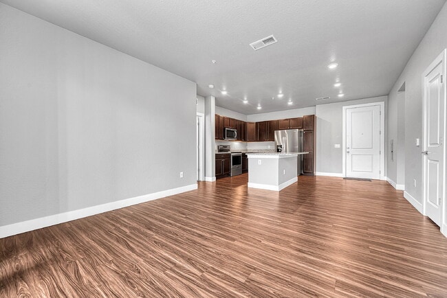 Building Photo - $1,775 - 2 Bed, 2 Bath Condo in Aurora wit...