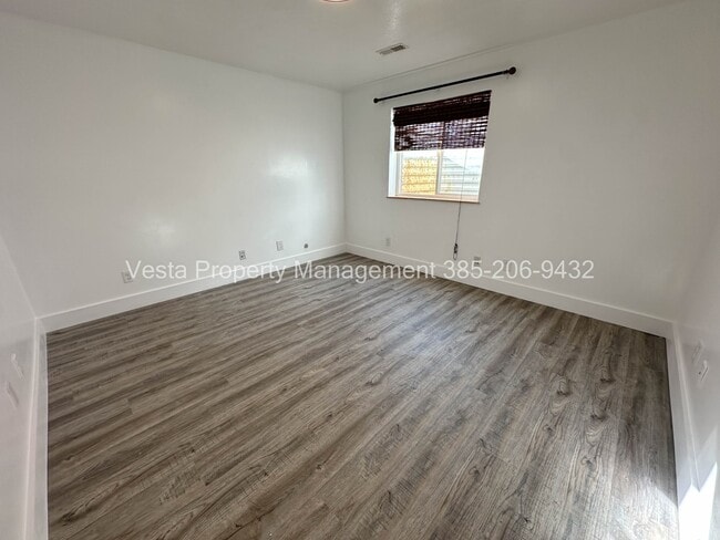 Building Photo - 1526 N 2530 W