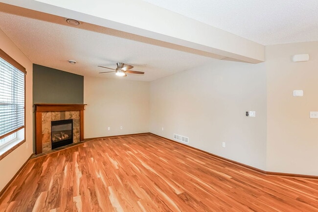 Building Photo - 15640 60th Ave N