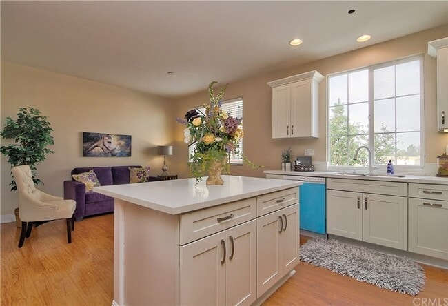 Building Photo - 281 Camphor Pl