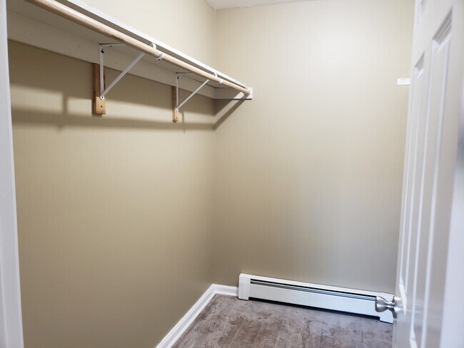 Building Photo - 1665 Coach Dr