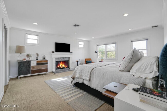 Building Photo - 3783 Stewart Ave