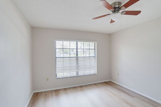 Building Photo - 2634 Shadybranch Dr