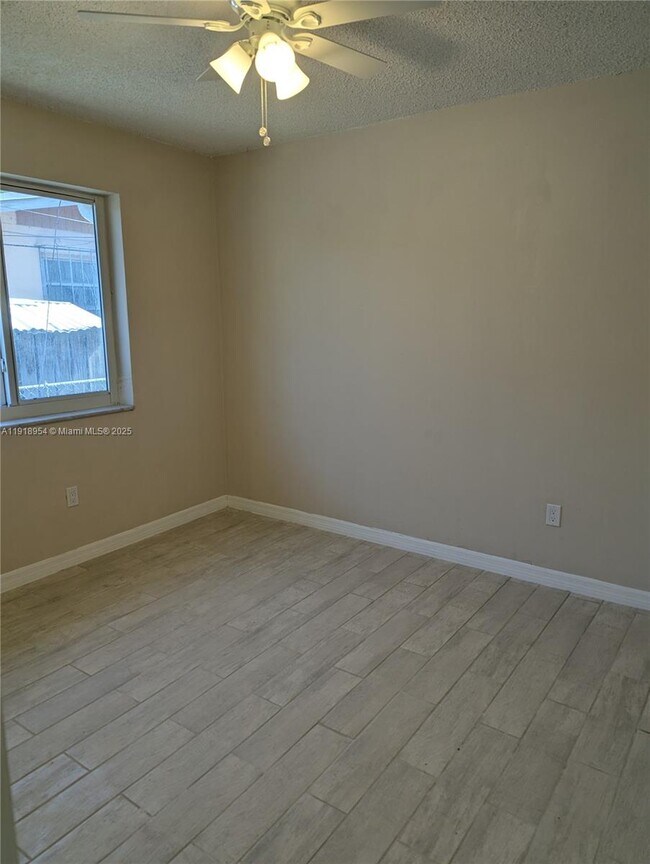 Building Photo - 1908 NW 17th St