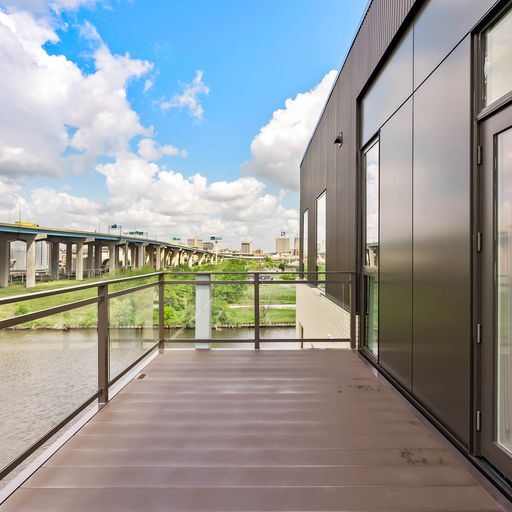 Building Photo - 777 W Freshwater Way